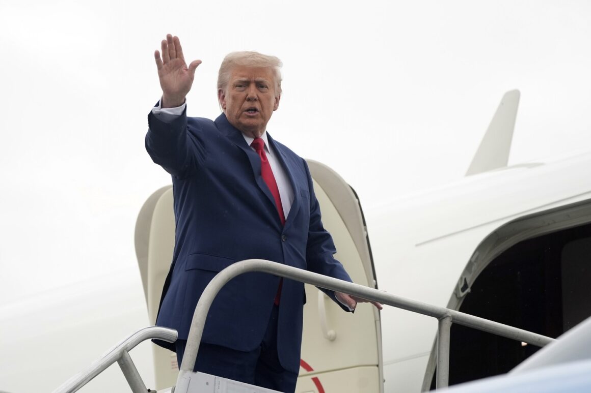 profimedia-1008644890.jpg Trump părăsește mai devreme summitul G7. Motivul pentru care președintele american a luat această DECIZIE