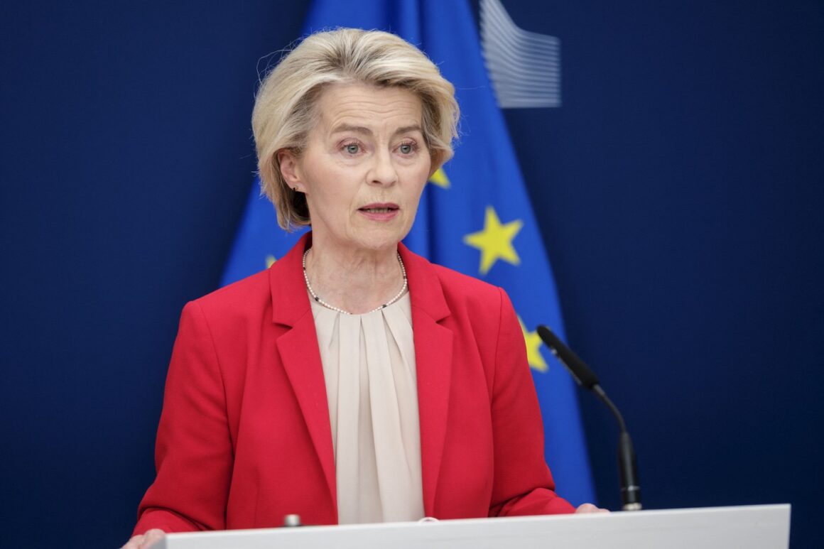 profimedia-1009690485.jpg Ursula von der Leyen dorește să impună noi sancțiuni împotriva Rusiei/ Președinta Comisiei Europene îndeamnă G7 să crească PRESIUNEA asupra Moscovei