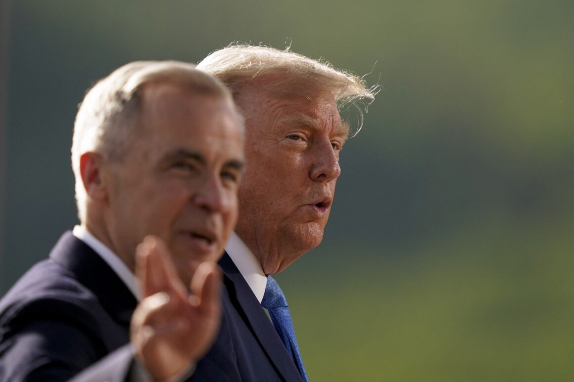 profimedia-1011477706.jpg Trump denunță decizia Canadei de a impune o taxă digitală /„Încetăm toate discuțiile comerciale”
