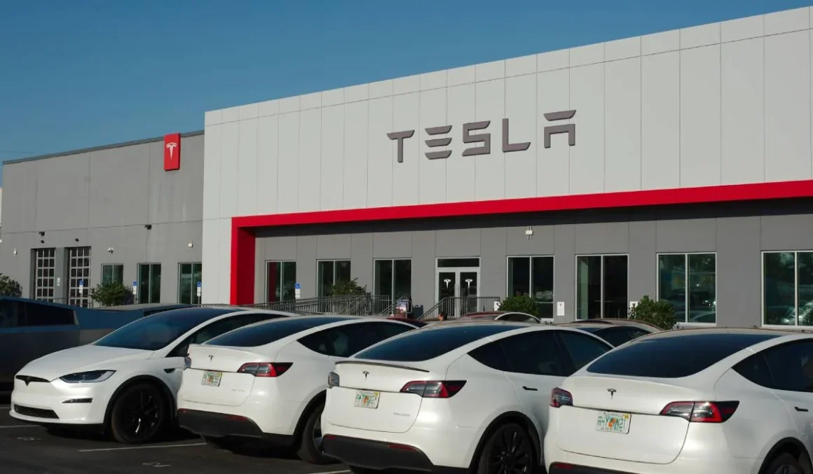 tesla.webp.webp Acțiunile Tesla au înregistrat o cădere masivă