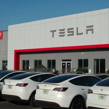 Acțiunile Tesla au înregistrat o cădere masivă