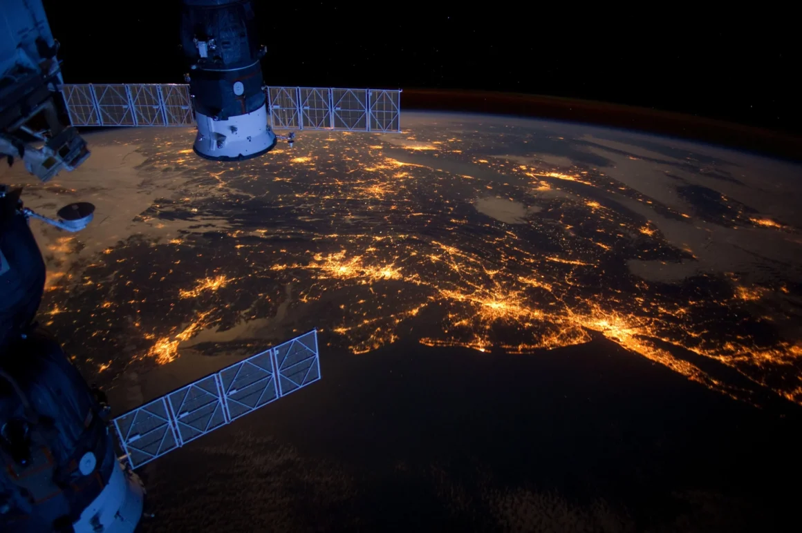 ISS-scaled.webp.webp Astronauții au surprins imagini spectaculoase ale Pământului