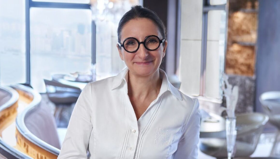 Anne-Sophie Pic gătește de 10 stele Michelin în Spațiu