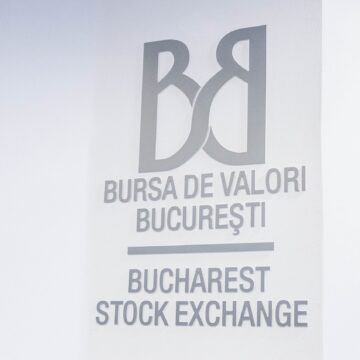 bursa-valori-bucuresti-scaled.jpg Bursa de Valori creşte cu 0,4% vineri