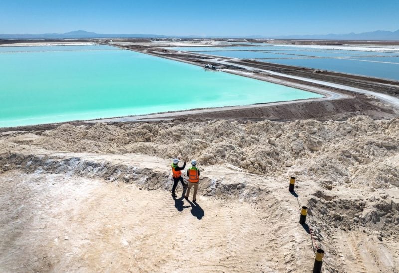 chile-lithium-mining-GettyImages-1418004388-e1685104359479.jpg În Chile, litiul care alimentează mașinile electrice usucă Atacama