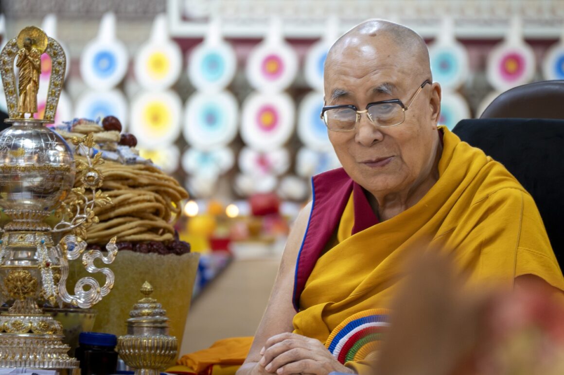 profimedia-1016434883.jpg „Sper să mai trăiesc încă 30 sau 40 de ani”/Controverse în jurul alegerii viitorului lider al budismului tibetan