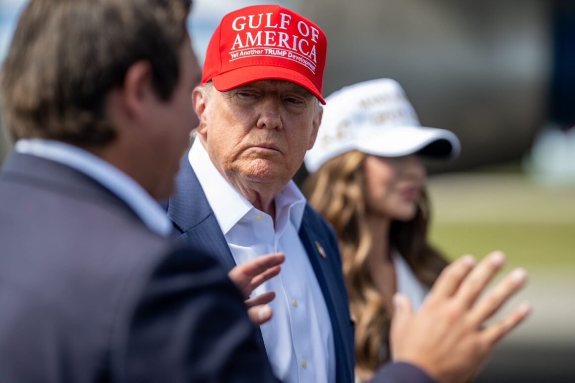 profimedia-1017281139.jpg Trump avertizează că va crește taxele vamale la produsele japoneze/ „Am dubii cu privire la Tokyo. Sunt foarte duri”
