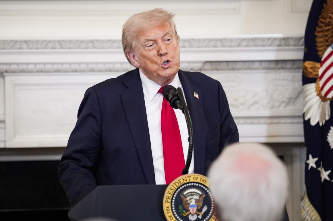 profimedia-1021862373.jpg Trump este încrezător în perspectivele negocierilor dintre Israel și Hamas /„Suntem pe un parcurs destul de bun în privința Fâșiei Gaza”