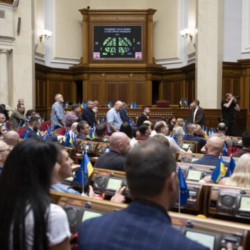 profimedia-1026936151.jpg Parlamentul Ucrainei a ADOPTAT legea care conferă independență instituțiilor anticorupție. Actul normativ, promulgat imediat de Volodimir Zelenski