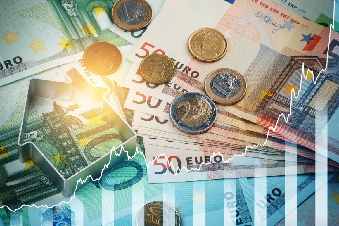 shutterstock_2290190229-scaled.jpg Economia zonei euro ar putea scădea cu 5% din cauza fenomenelor meteo extreme