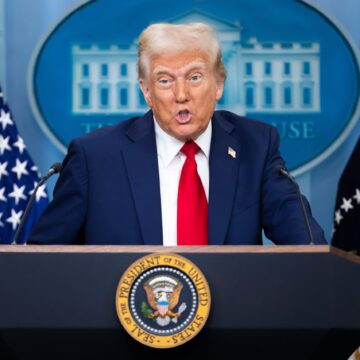 Donald Trump dorește să impună taxe minime de 15-20% pentru importurile din țările care nu au primit notificări privind tarife individuale