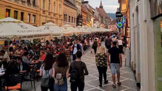 turisti.jpg 4,5 milioane de turiști au ajuns în România până în luna mai