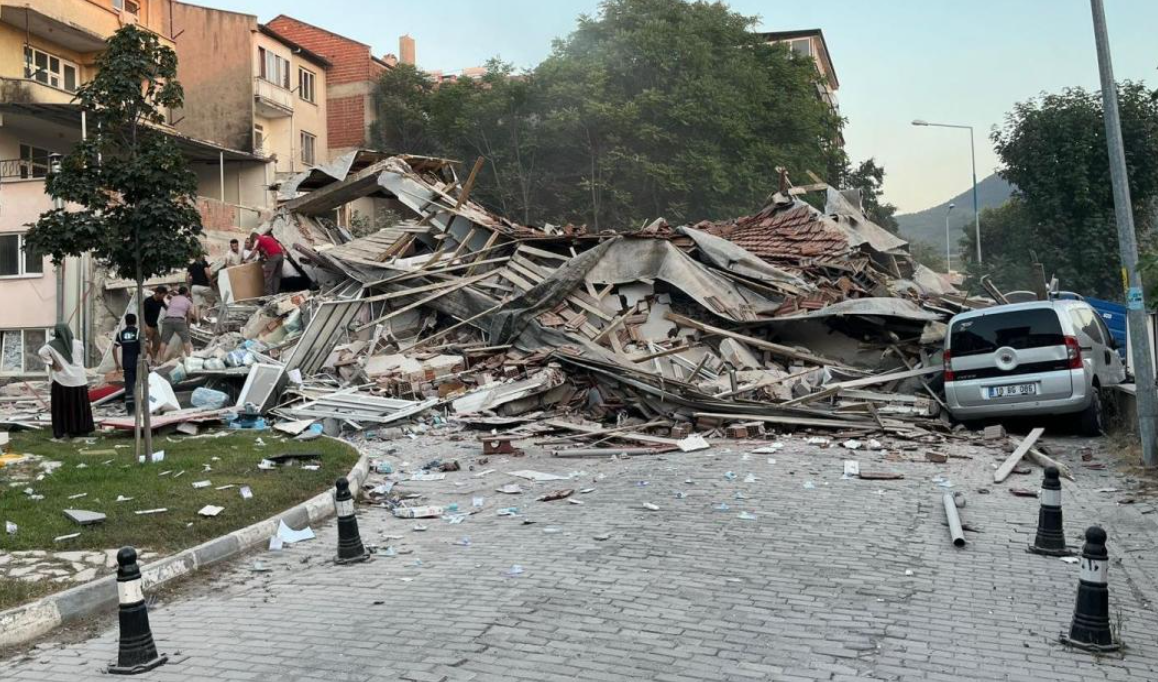 cutermur-turcia.png Turcia, zguduită de un cutremur terifiant. Seismul a fost resimțit și la Istanbul