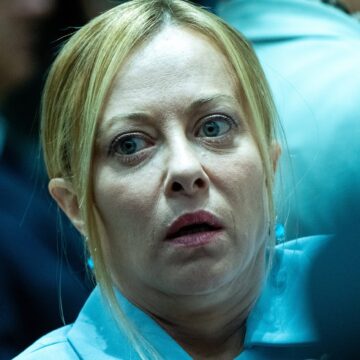 giorgia-meloni.jpg Imagini alterate cu Giorgia Meloni și alți politiciene în ipostaze obscene, postate pe un forum porno/ „Acest forum instigă la viol, trebuie închis”