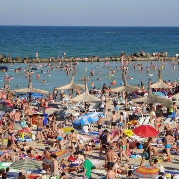 litoral-litoral-da.jpg 200.000 de români au fost pe litoral de Sfânta Maria