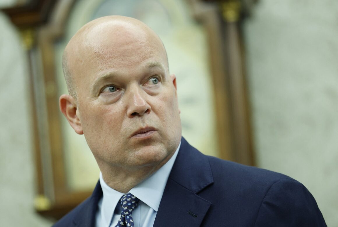 profimedia-1021873647.jpg Ambasadorul SUA la NATO spune că Volodimir Zelenski ar putea participa la întâlnirea dintre Donald Trump și Vladimir Putin