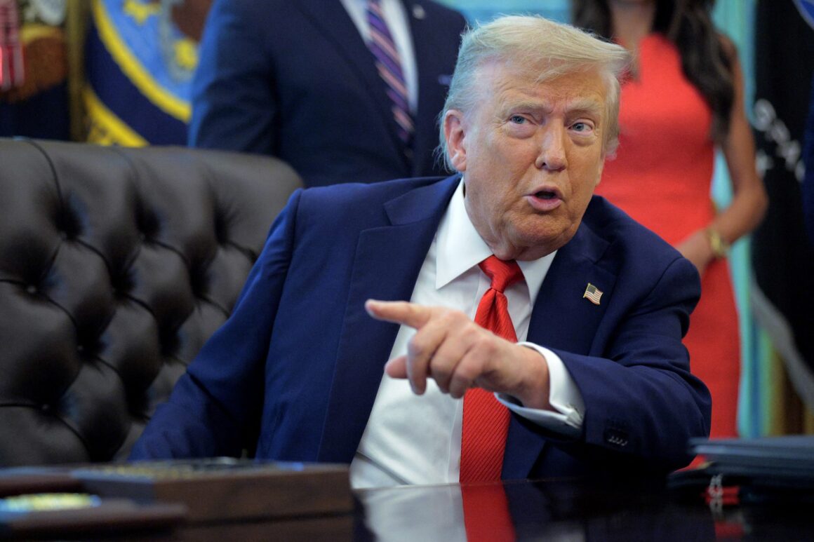profimedia-1031289997.jpg Trump îndeamnă Israelul să ajungă la un acord cu grupul Hamas /„Este o situație teribilă” în Fâșia Gaza, dar „se apropie de final”
