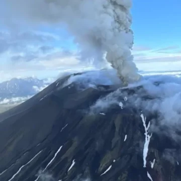 rusia.webp.webp Krașeninikov din Rusia a erupt pentru prima dată în 500 de ani