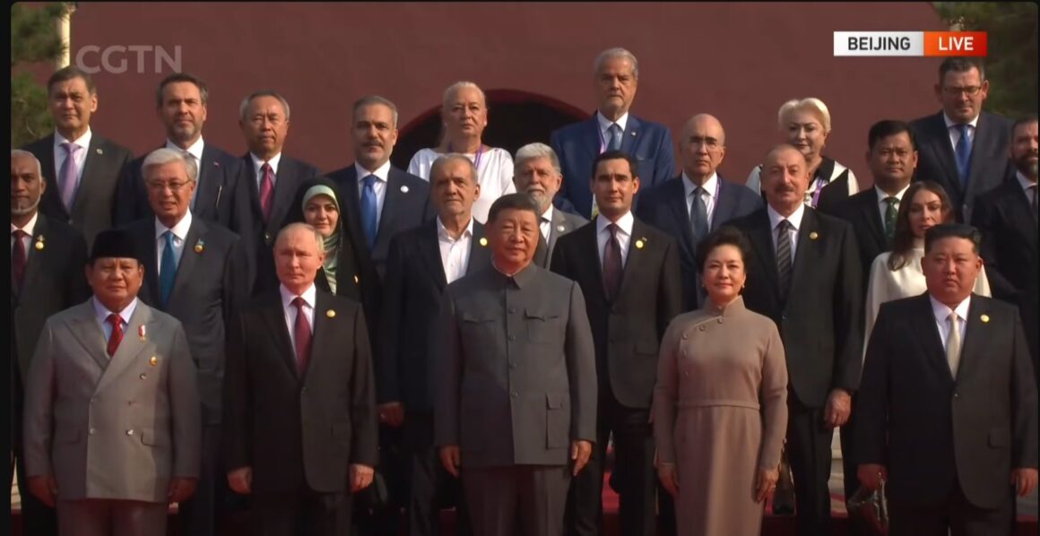 Adrian Năstase și Viorica Dăncilă au fost la parada de la Beijing