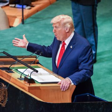 profimedia-1039602974.jpg Trump le cere țărilor europene să oprească importurile de energie din Rusia /„Finanțează războiul”
