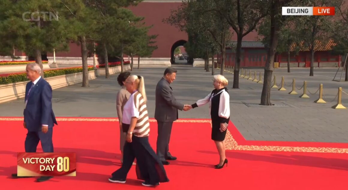 viorica-dancila-xi-jinping.jpg Viorica Dăncilă, noi detalii din culisele vizitei sale la Beijing. Legătura cu Donald Trump