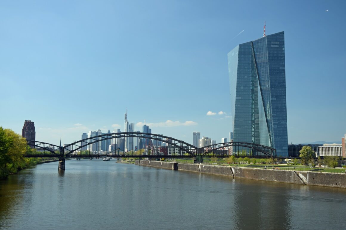 Mai multă incertitudine, mai puține credite /Cum afectează politicile Administrației Trump finanțarea companiilor din Europa