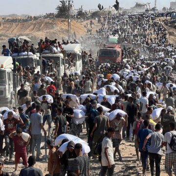 profimedia-1025365670.jpg RĂZBOI în Orientul Mijlociu, ziua 736. Aproximativ 200.000 de persoane s-au întors în nordul Fâșiei Gaza, după armistițiu