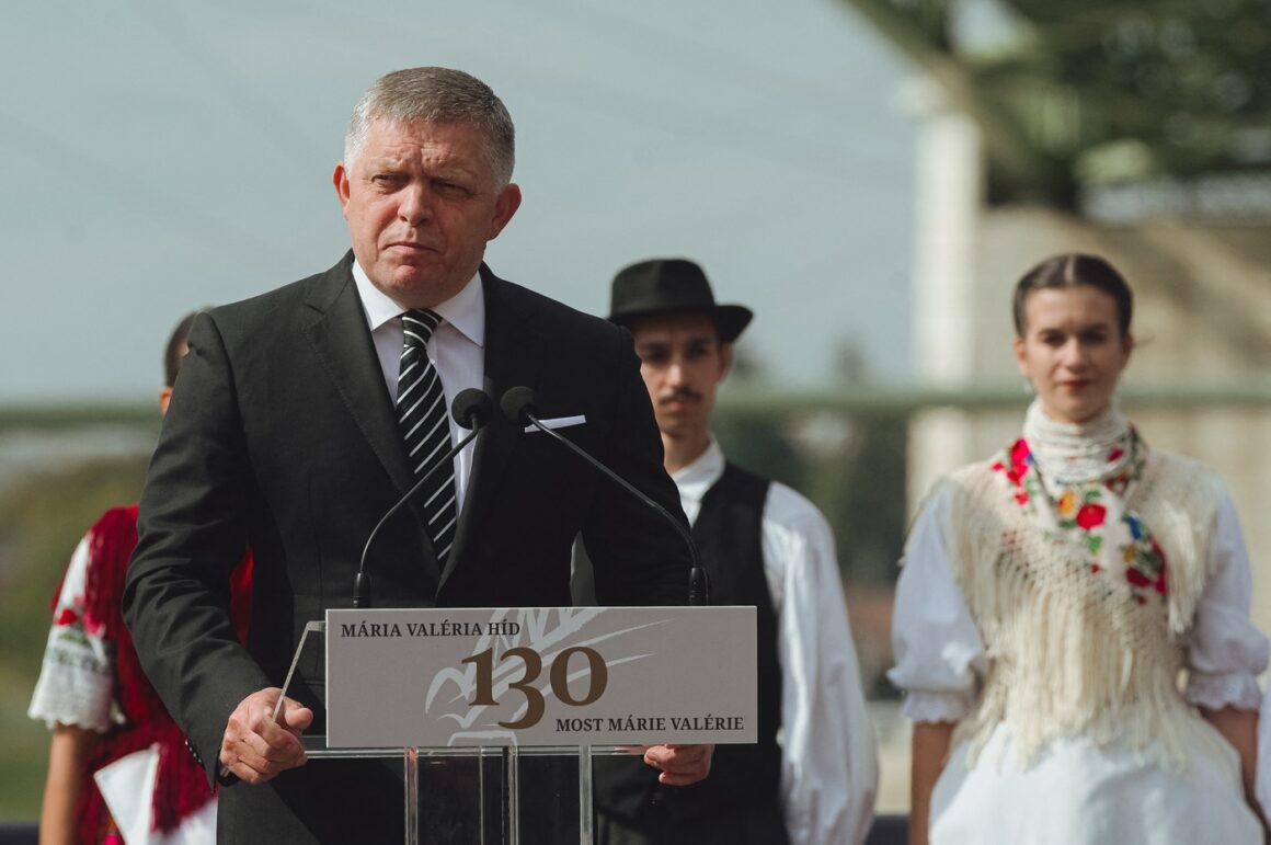 Vizita lui Robert Fico la summitul de la Copenhaga, anulată. Problemele de sănătate de după tentativa de asasinat s-ar fi înrăutățit