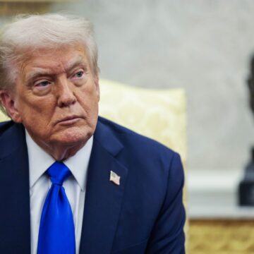 În războiul geoeconomic, Trump mizează pe forța dolarului, dar dominația monetară este fragilă