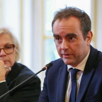 profimedia-1045203310.jpg A 9-a zi de CRIZĂ în Franța. Lecornu prezintă declarația de politică generală în fața Adunării Naționale