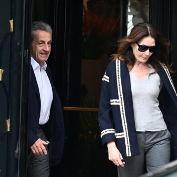Sarkozy intră azi în închisoare. Fostul președinte al Franței își va ispăși pedeapsa în izolare. Familia sa îndeamnă la un miting de SUSȚINERE