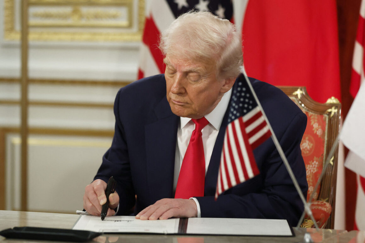 8080740-hepta_mediafax_foto-abacapress_hepta-scaled.jpg Donald Trump pune capăt celui mai mare blocaj guvernamental din istoria SUAria SUA