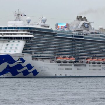 MAJESTIC_PRINCESS-825x570-1.jpg Doi pensionari au luat decizia de a vizita lumea. Câte țări au bifat în doi ani și cât i-a costat aventura