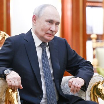 Analiza de 10 | „Verticala puterii” din Rusia, interpretată greșit în Occident. După aproape 24.000 de sancțiuni, Moscova rezistă și rămâne provocatoare. „Kremlinul a reușit să mențină loialitatea tuturor regiunilor rusești, fără excepție”
