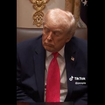 New York Times îl atacă pe Donald Trump. Președintele SUA, acuzat că stă noaptea pe Truth Social, iar ziua, la evenimente importante, este somnoros