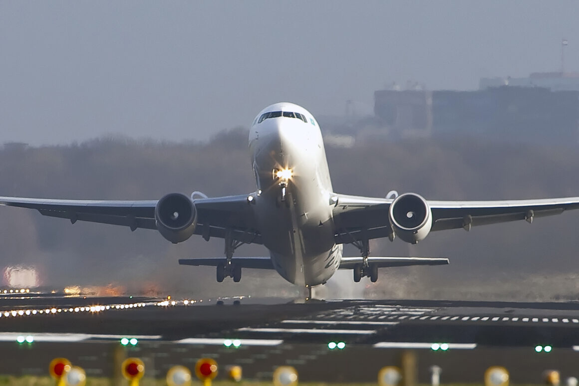15 morţi în accidentul unui avion care a dispărut de pe radar. Cine se afla la bord.