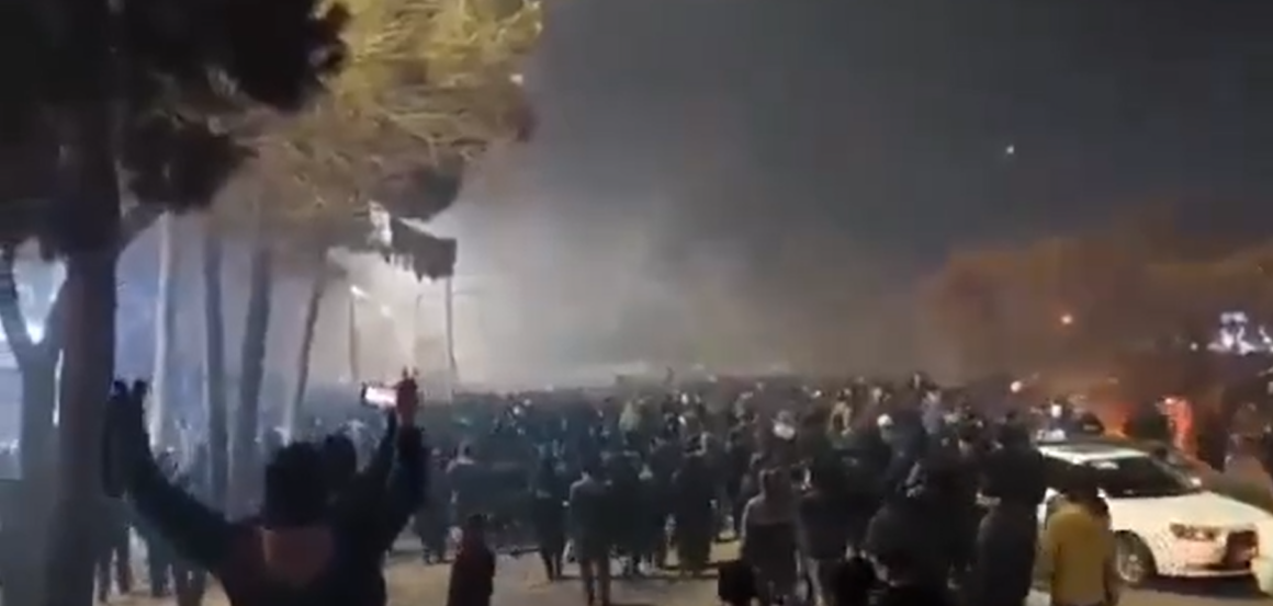 Protestatarii iranieni au preluat controlul asupra orașului Mashhad, al doilea oraș ca mărime din Iran