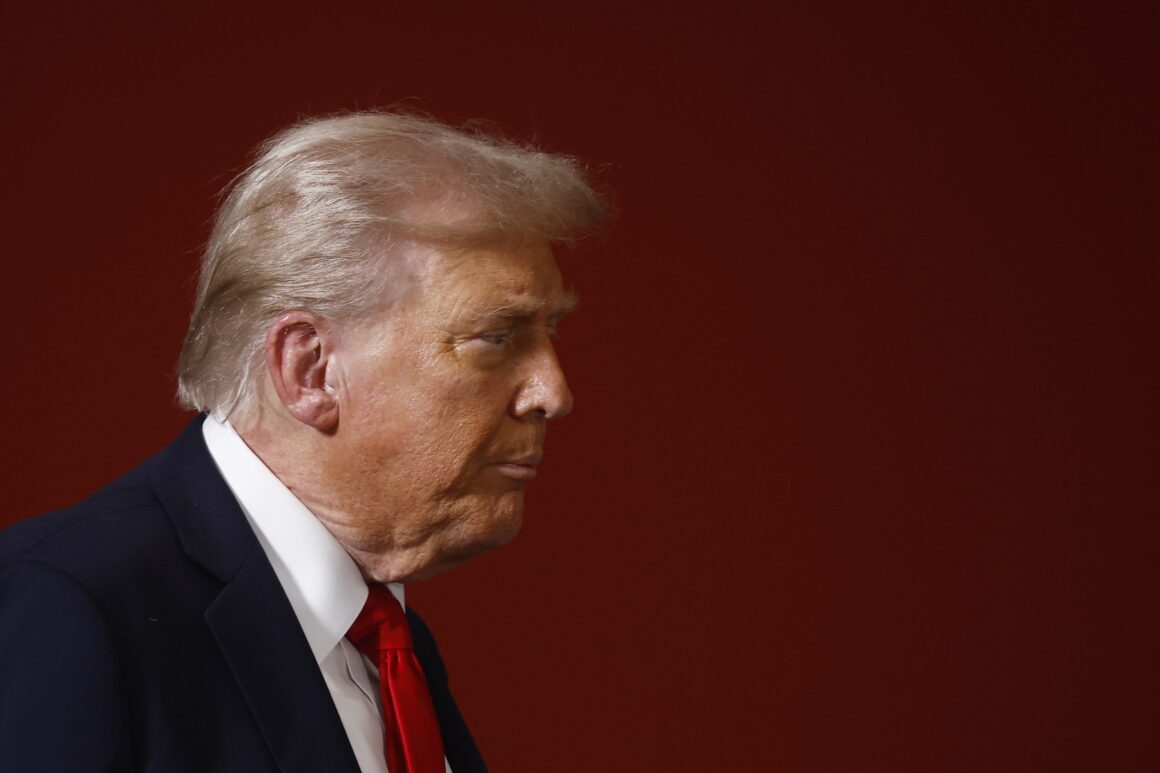 Trump se autoproclamă „președinte interimar al Venezuelei”