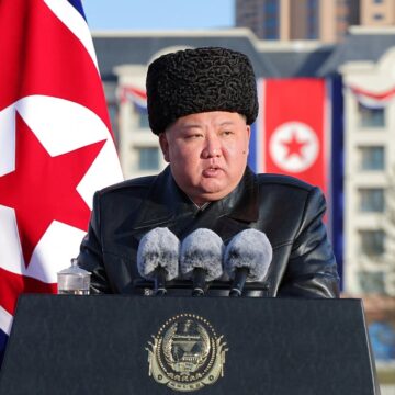 Kim Jong-un a inaugurat un cartier de lux în Phenian pentru familiile soldaților uciși în Ucraina. Cine a fost alături de liderul nord-coreean