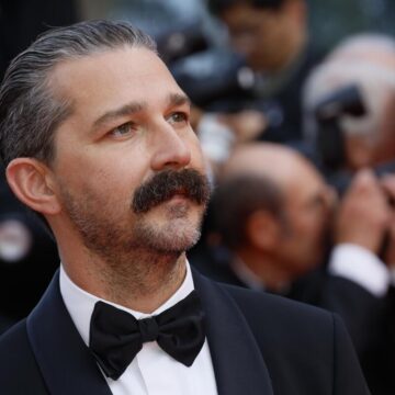 descarcare.jpg Actorul Shia LaBeouf, obligat să plătească o cauțiune de 100.000 de dolari și să meargă la un centru de reabilitare, după o presupusă bătaie