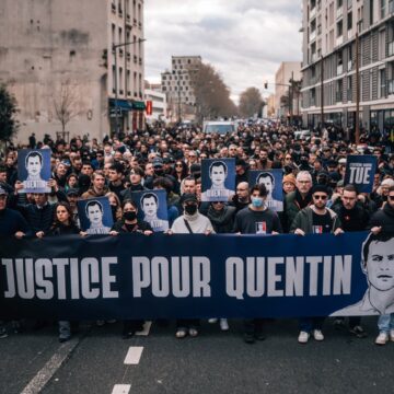 Mii de francezi au mărșăluit la Lyon pentru a cere dreptate în cazul uciderii unui activist naționalist de către radicali socialiști