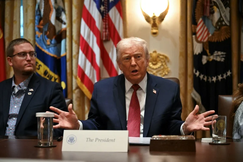 TRUMP-.-.webp.webp BREAKING. Trump anunță că ridică blocada navală americană din Strâmtoarea Ormuz și prezintă condițiile finale pentru un acord cu Iranul. Președintele SUA se îndreaptă către Situation Room pentru a lua „decizia finală”