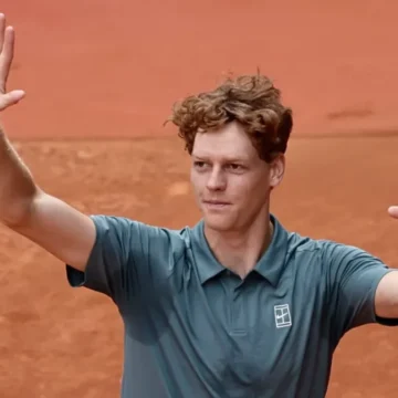 jannikk-1200x675.webp.webp Jannik Sinner a debutat cu victorie la Roma, în cadrul turneului Masters 1.000. Tenismenul vizează acum o performanță istorică în circuitul ATP