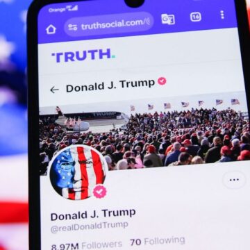 Trump și Musk, doi dintre cei mai influenți oameni din lume, au redefinit jurnalismul prin propriile rețele sociale. Ce impact au postările lor asupra milioanelor de oameni care îi urmăresc
