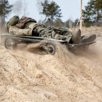 ugv.jpg MApN vrea să doteze Armata Română cu „UGV-uri”, vehicule terestre performante intens utilizate în Ucraina. Ce companii au făcut oferte României