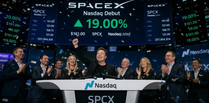NASDAQ.jpg Evaluare de peste 2 trilioane de dolari după cel mai mare IPO din istorie. Acțiunile au crescut cu 19% doar în prima zi de tranzacționare