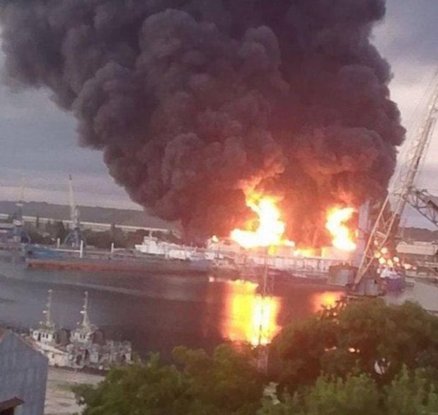 hlujntyxmaeo-ev.jpg Armata Ucrainei a lovit ţinte energetice şi militare de ambele părţi ale Podului Crimeea, a confirmat Zelenski – Aleph News