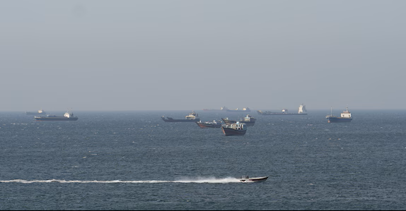 hormuz-oman.png Navele petroliere reiau tranzitul prin Strâmtoarea Ormuz