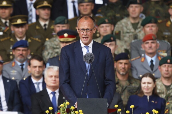 merz-armata.jpg Germania vrea să devină pilonul NATO și să dezvolte cea mai puternică Armată din Europa, pe fondul presiunilor Administrației Trump. Ce planuri are Merz