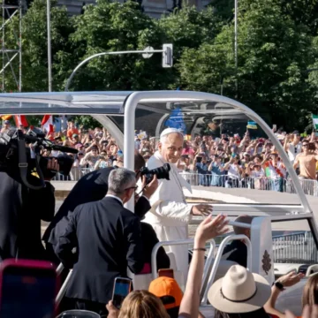 Peste 1,2 milioane de oameni au participat la Liturghia oficiată de Papa Leon al XIV-lea, în Madrid – Aleph News